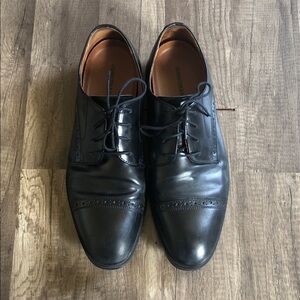 Johnston and Murphy Black Men’s Dress Shoes 11.5